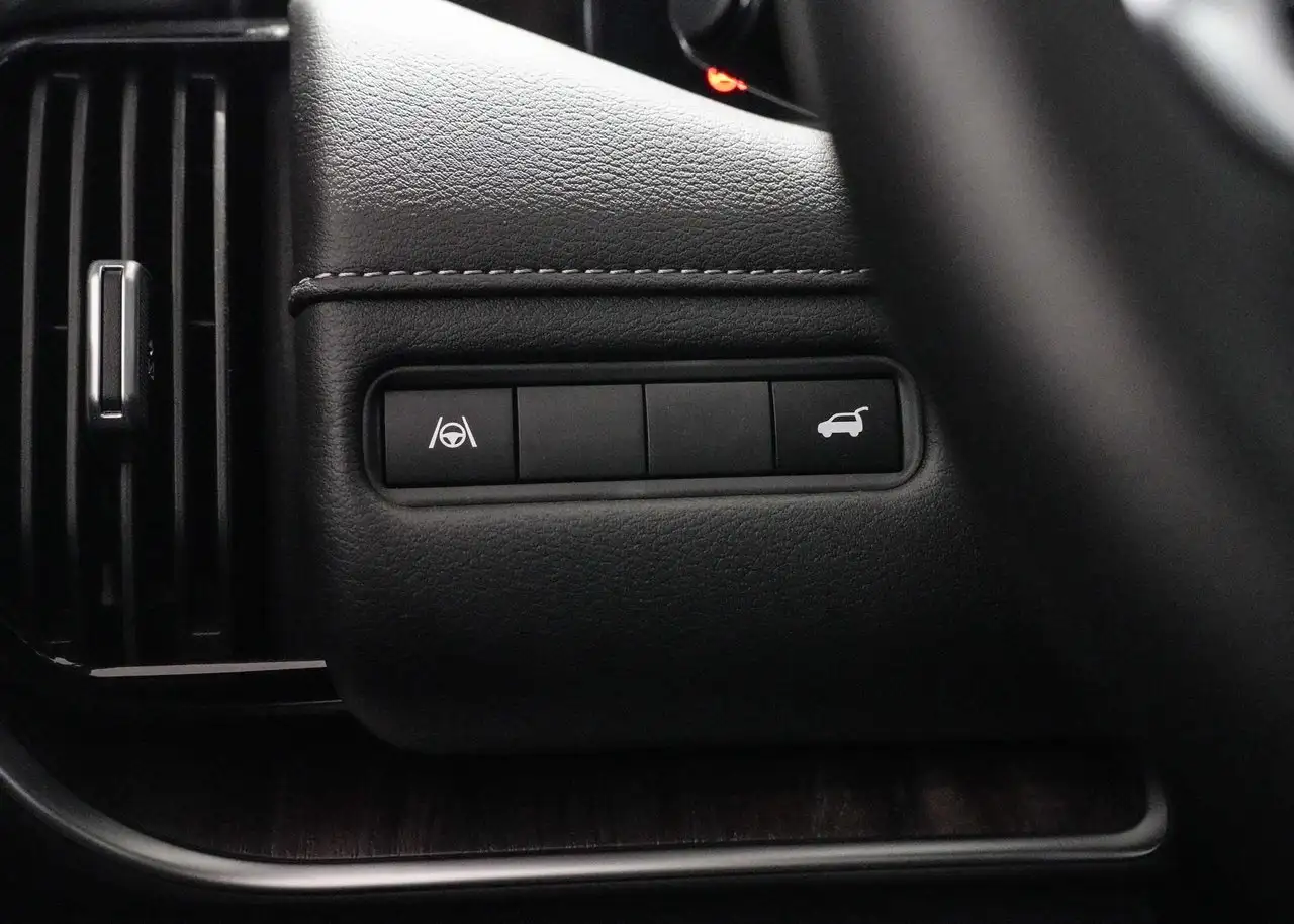 Nissan Armada снимка Nissan Armada