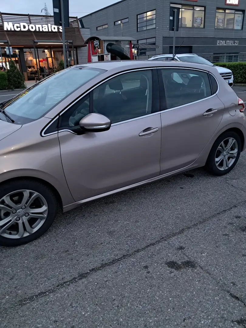 Peugeot 208 5p 1.6 e-hdi 8v Active s&s robot - 1