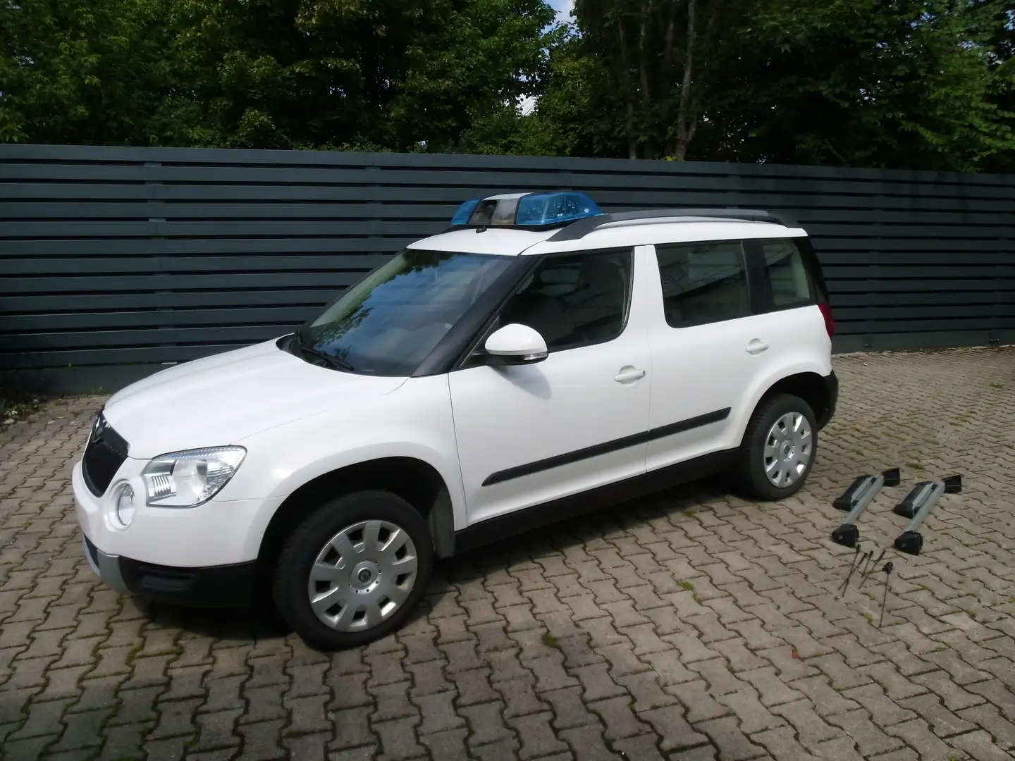 Skoda Yeti Yeti 2.0 TDI 4x4 Active 1.Hd. 115tkm auch Tausch Weiß - 1
