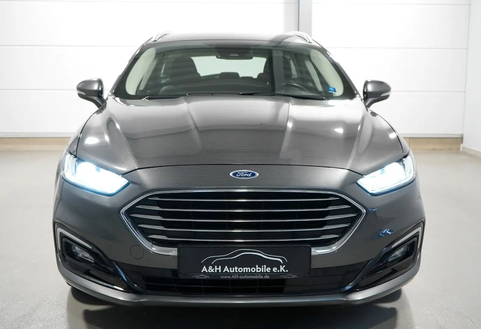 Ford Mondeo T. 2.0 EcoBlue Titanium*LED*AHK*KAM*1.HD Grau - 1