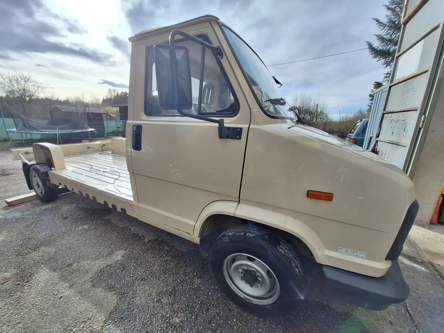 Peugeot J5 280G Beige - 2