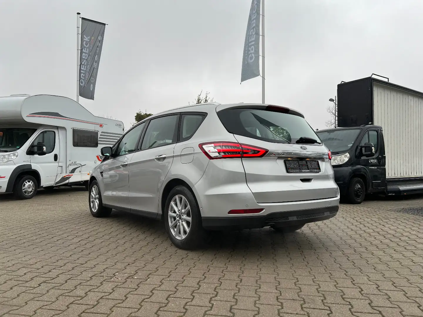 Ford S-Max 2.0 EcoBlue Trend *Navi Kamera Alu PDC* Silber - 2