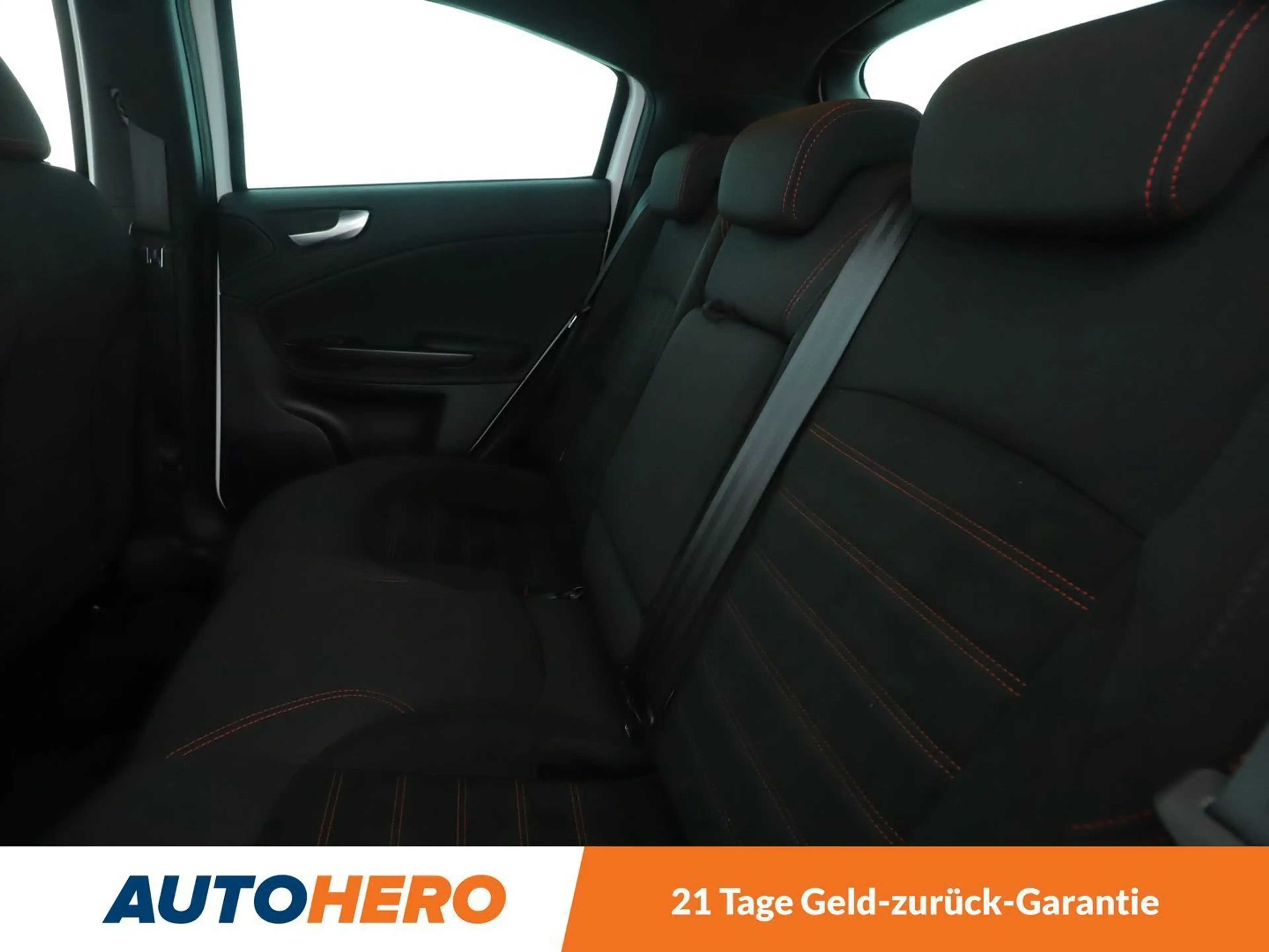 Alfa Romeo Giulietta 1.4 Turbo Sprint *NAVI*TEMPO*PDC*SHZ*ALU* — photo 14