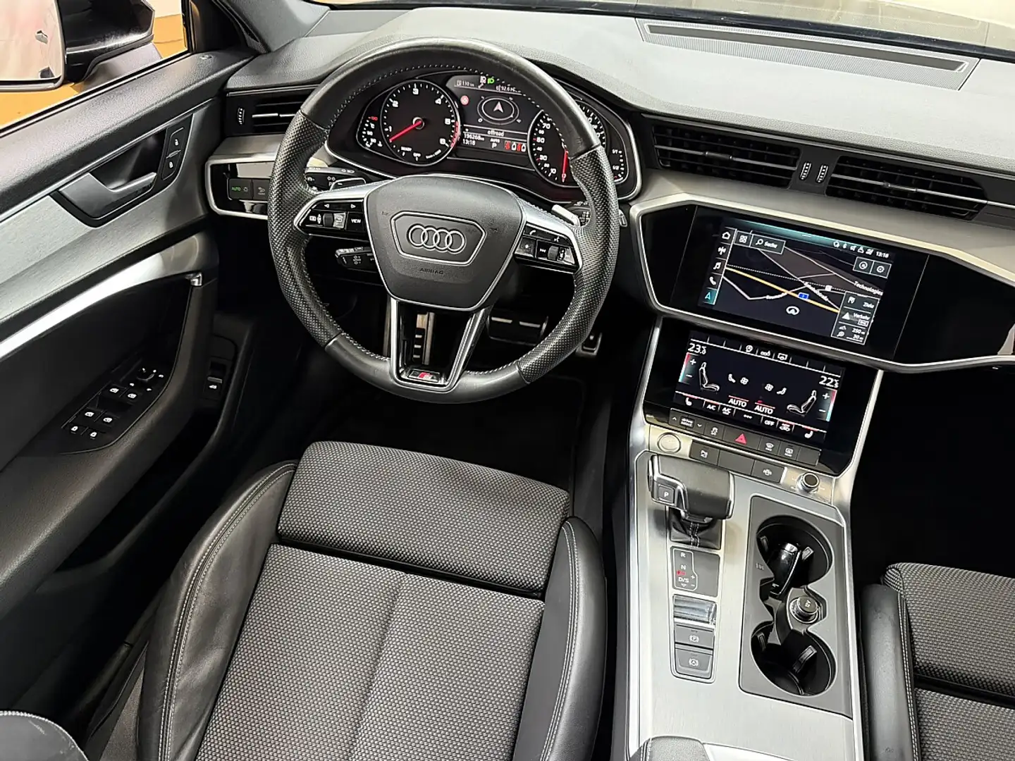Audi A6 Avant 45 TDI quattro sport tiptronic Schwarz - 2