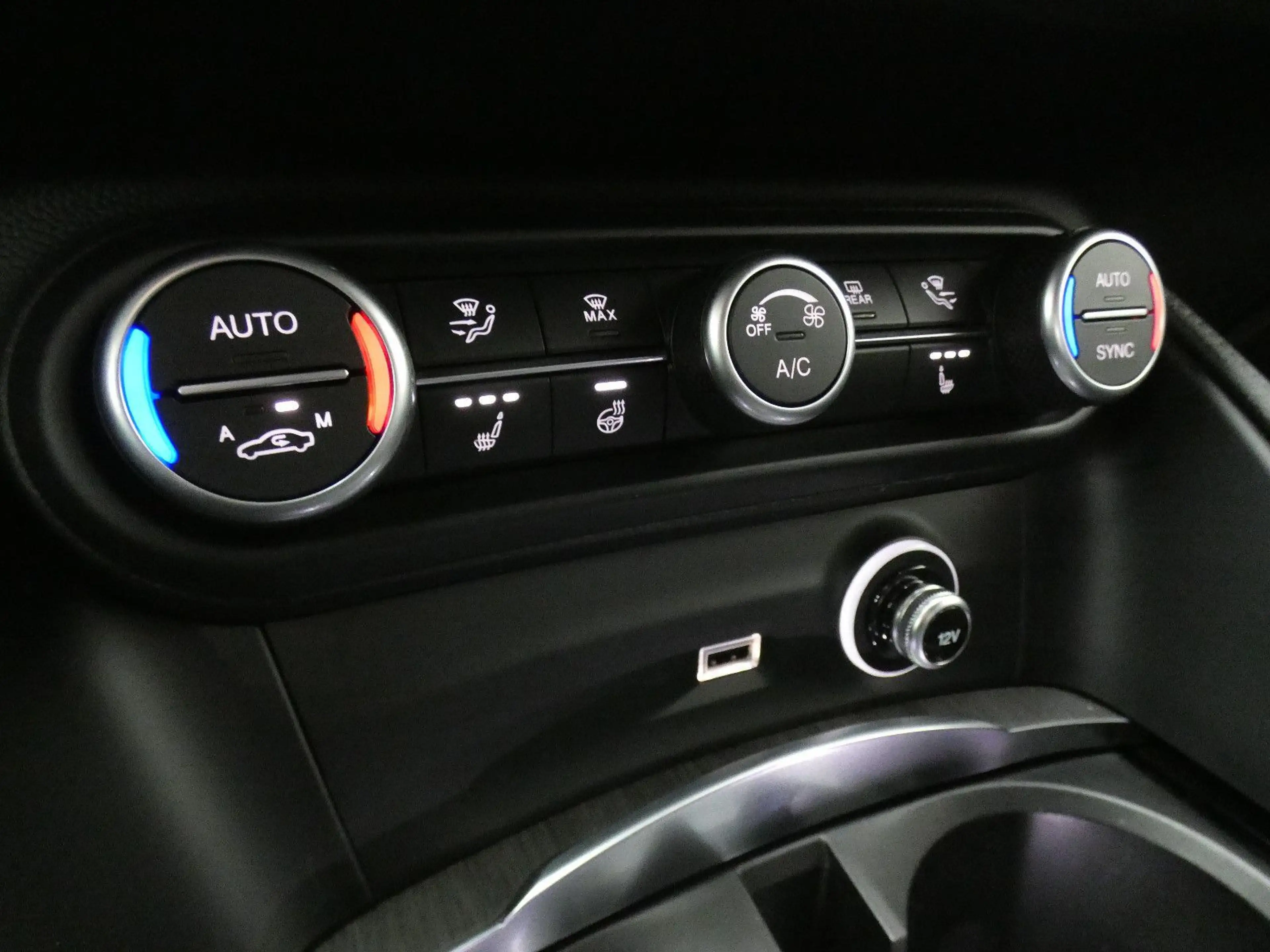 Alfa Romeo Stelvio Ti Q4 2.2 JTDM*NAVI*BI-XENON*ACC*HAGEL — photo 15
