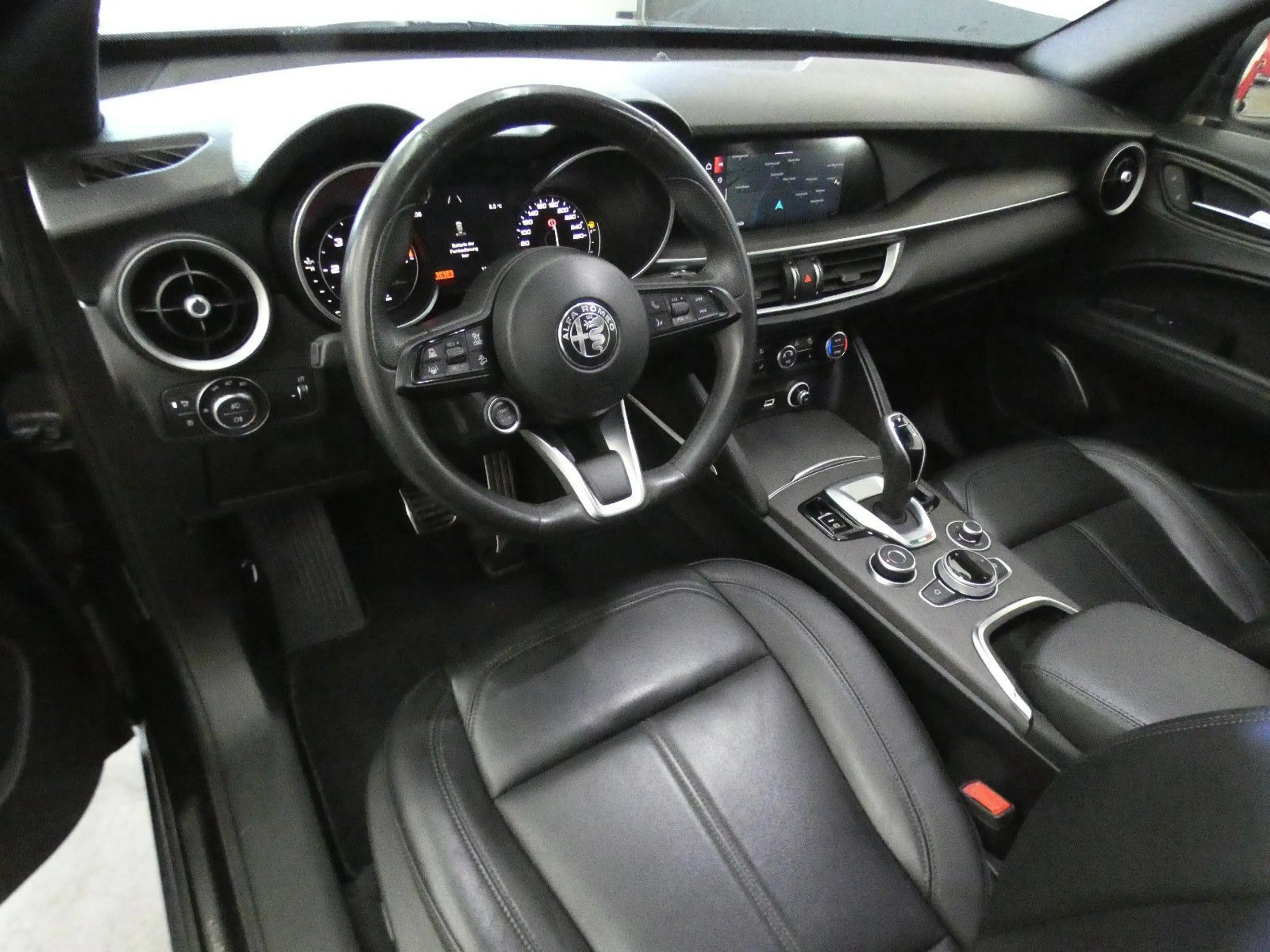 Alfa Romeo Stelvio Ti Q4 2.2 JTDM*NAVI*BI-XENON*ACC*HAGEL — photo 7