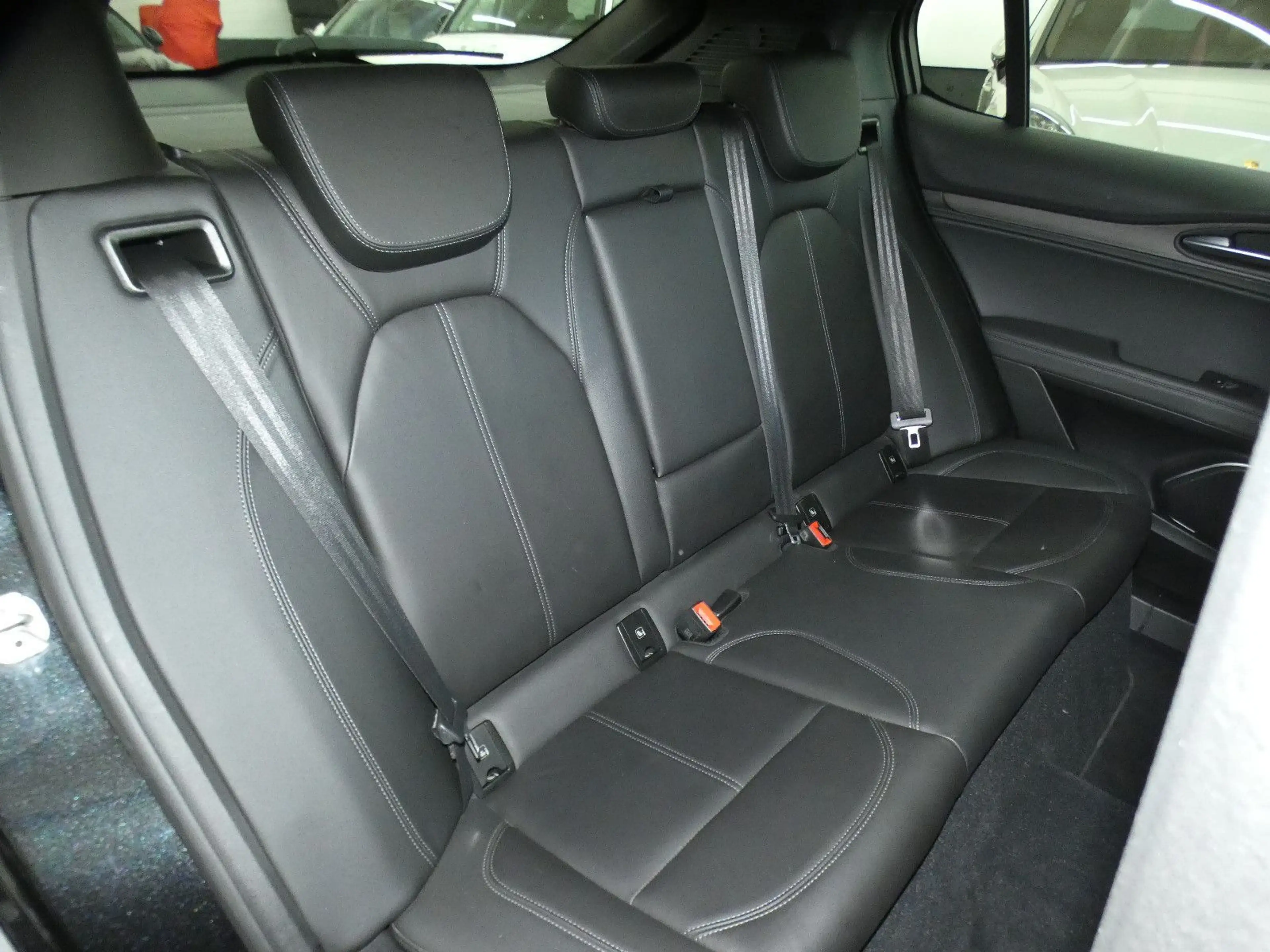 Alfa Romeo Stelvio Ti Q4 2.2 JTDM*NAVI*BI-XENON*ACC*HAGEL — photo 12