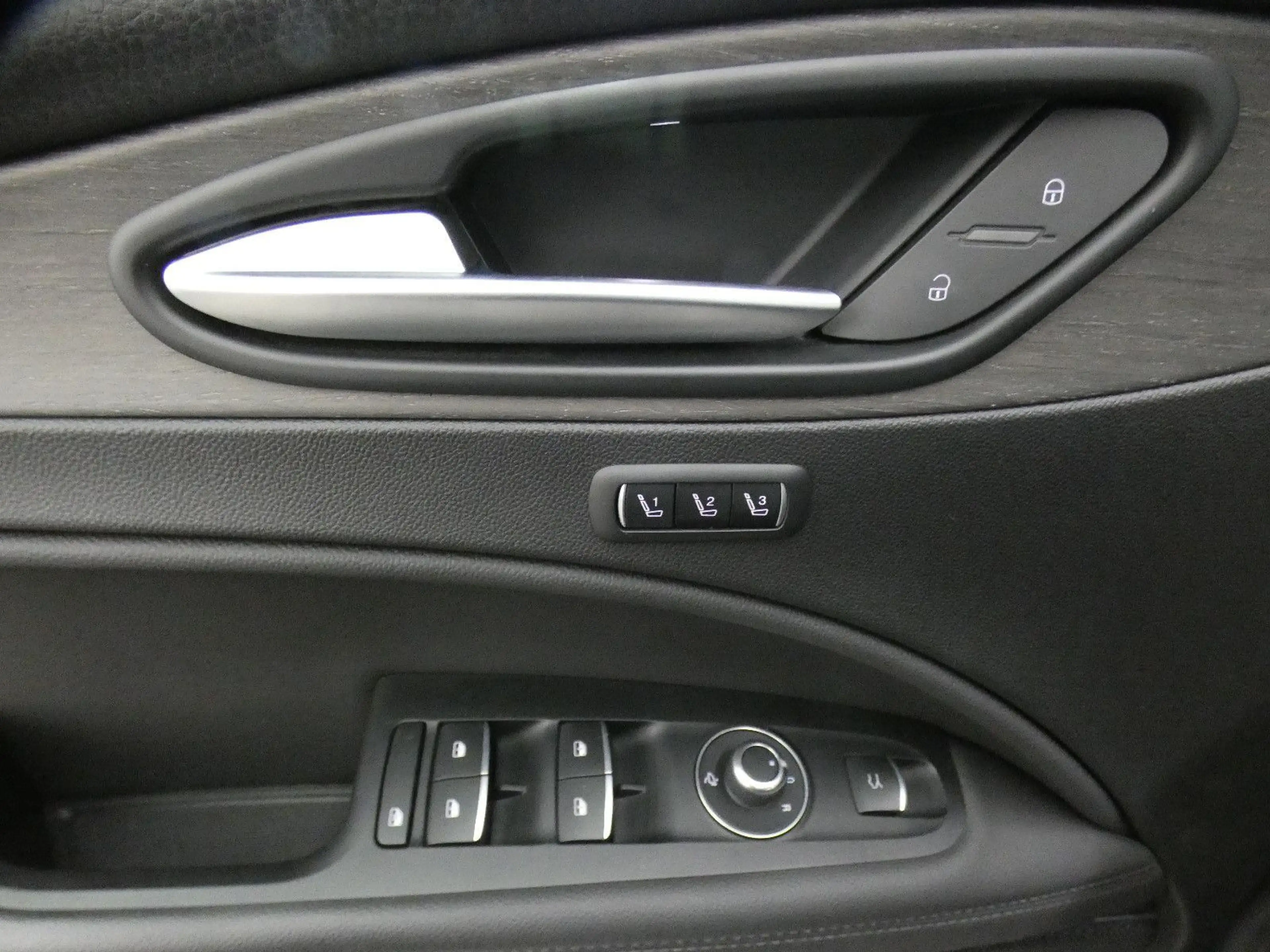 Alfa Romeo Stelvio Ti Q4 2.2 JTDM*NAVI*BI-XENON*ACC*HAGEL — photo 13