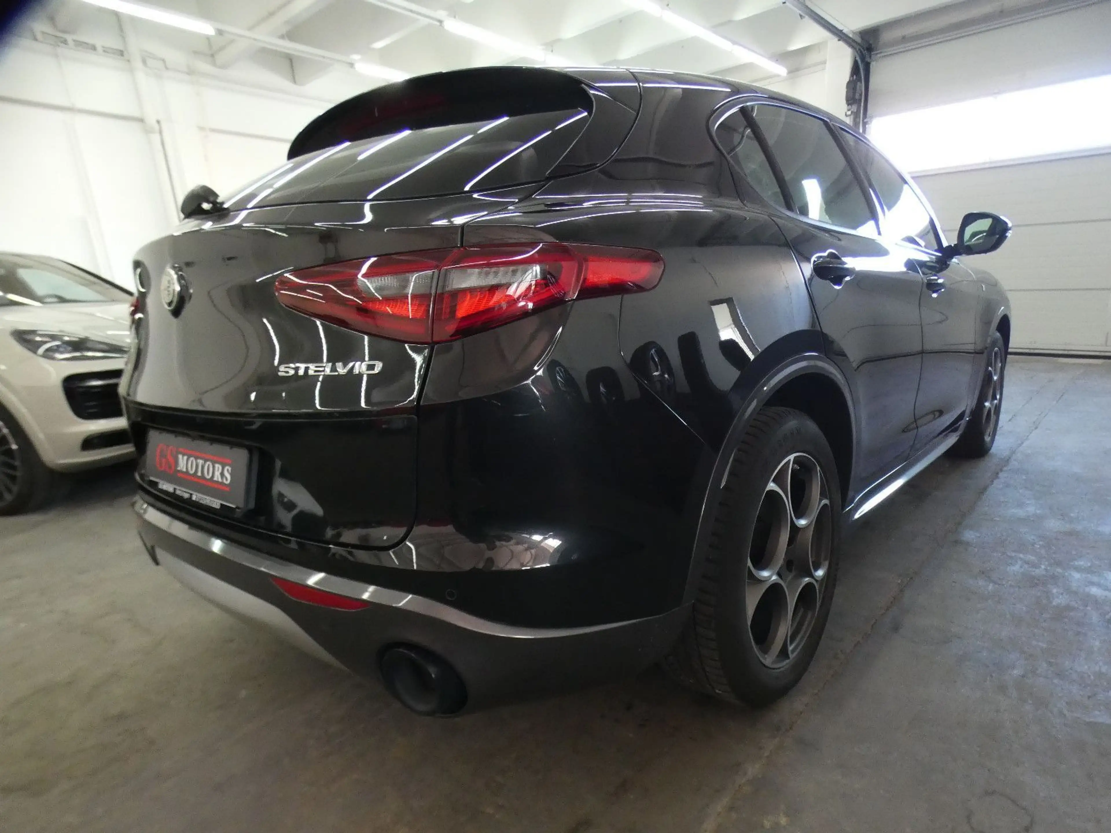 Alfa Romeo Stelvio Ti Q4 2.2 JTDM*NAVI*BI-XENON*ACC*HAGEL — photo 6
