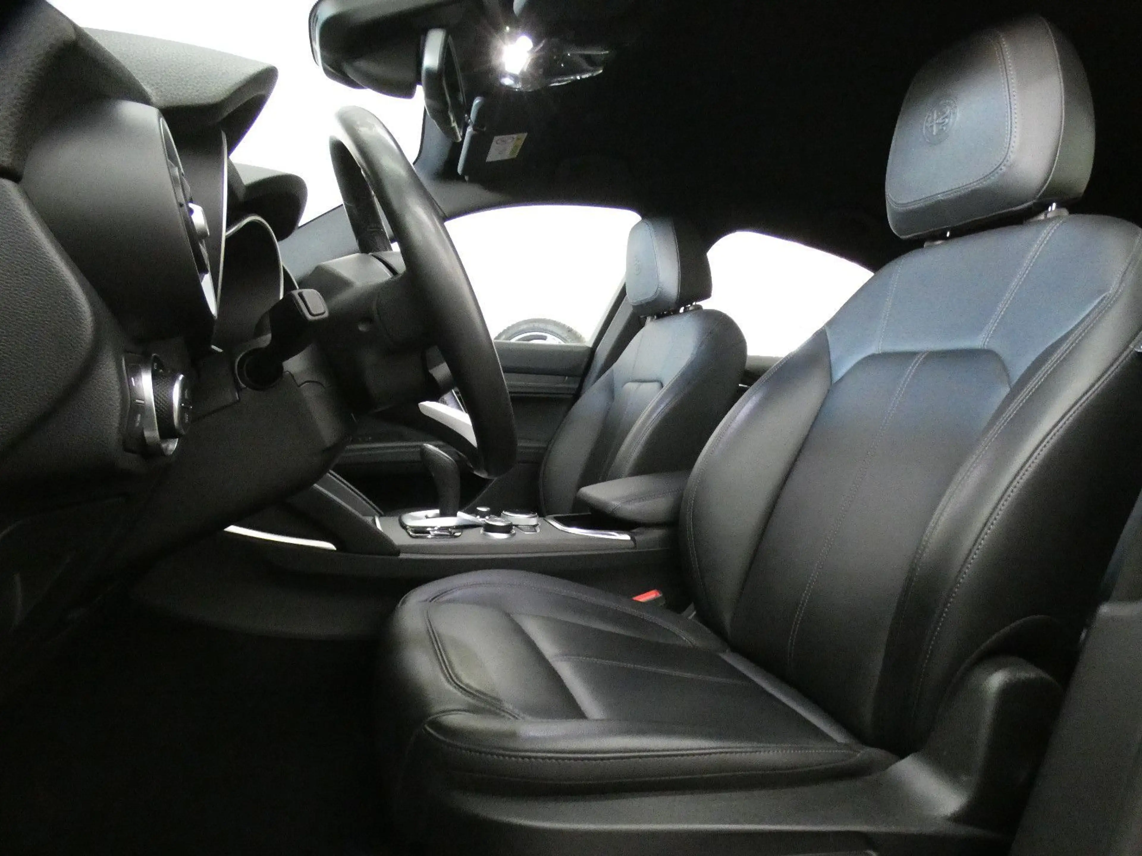 Alfa Romeo Stelvio Ti Q4 2.2 JTDM*NAVI*BI-XENON*ACC*HAGEL — photo 8