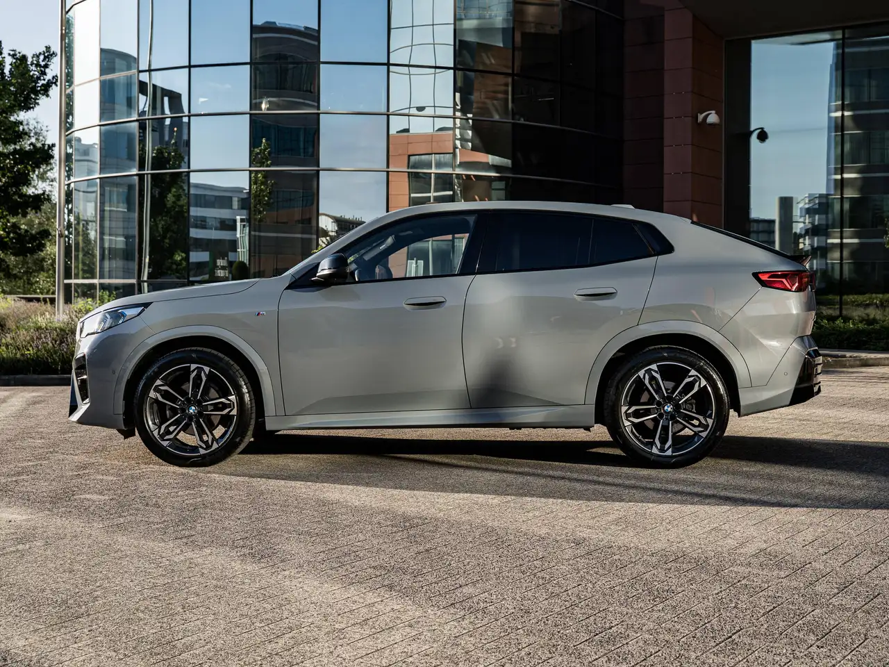 BMW X2 PACK M *LED*ALCANTARA/CUIR*BROOKLYN GRAU*SHADOW LINE, миниатюра 4