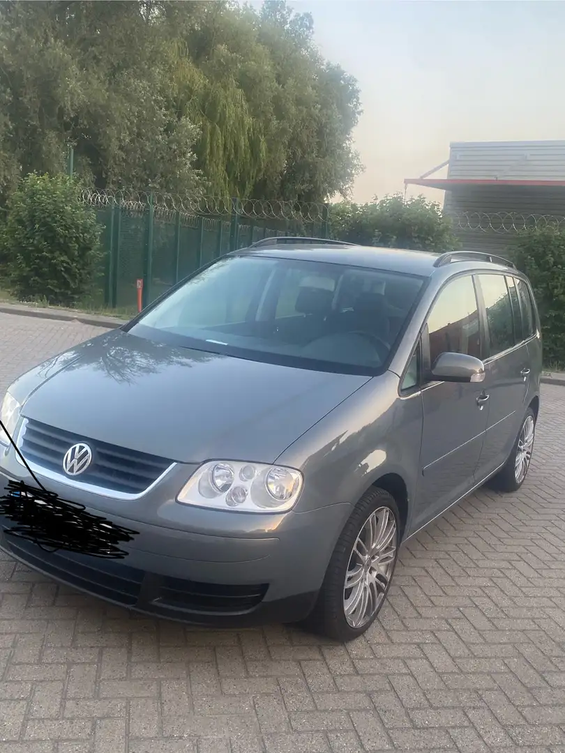 Volkswagen Touran Trendline Grijs - 2