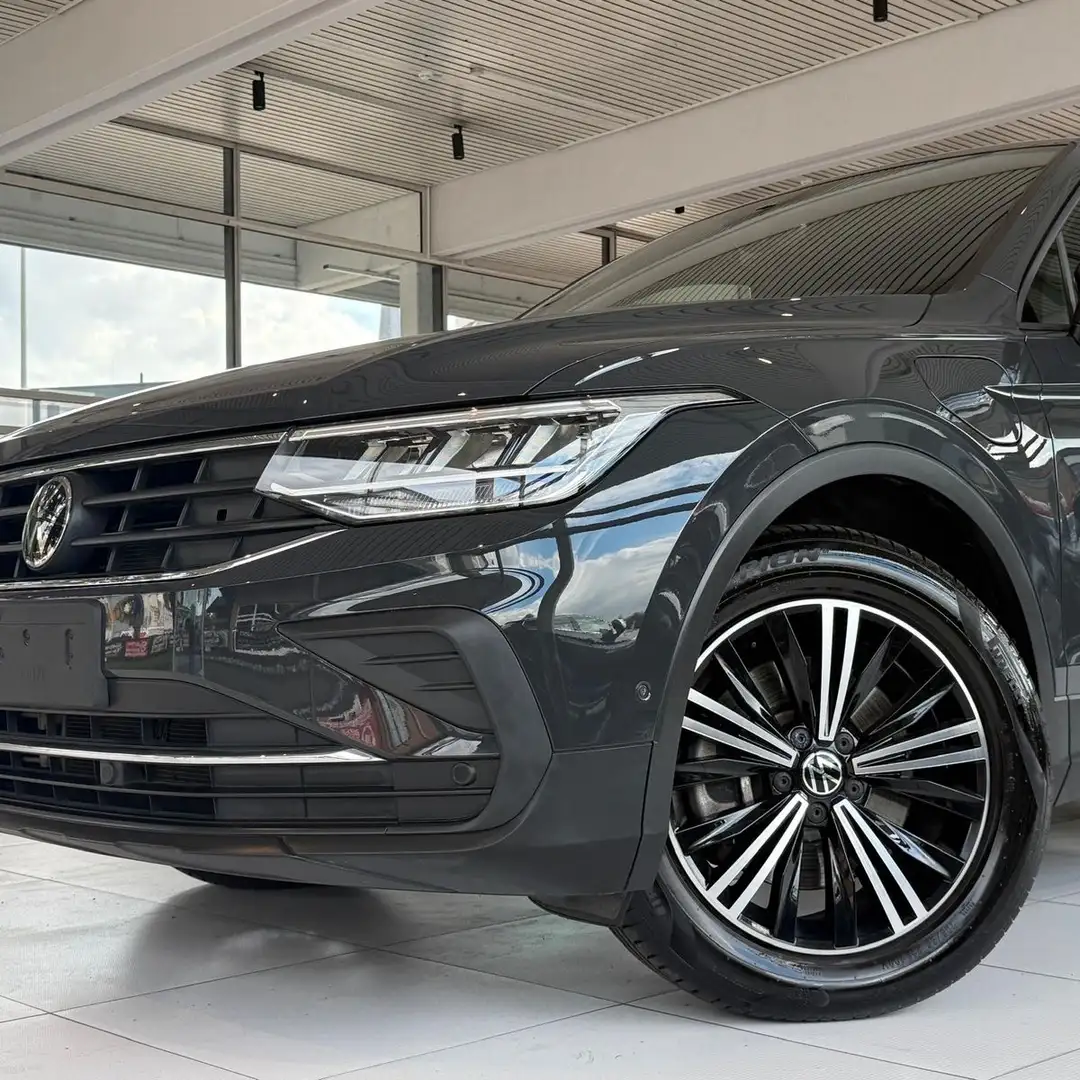 Volkswagen Tiguan Active eHybrid/PANORAMA/ACC/PDC/AHKASSIST Grau - 2