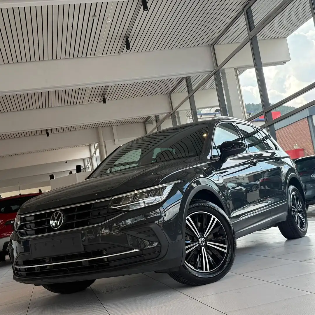 Volkswagen Tiguan Active eHybrid/PANORAMA/ACC/PDC/AHKASSIST Grau - 1