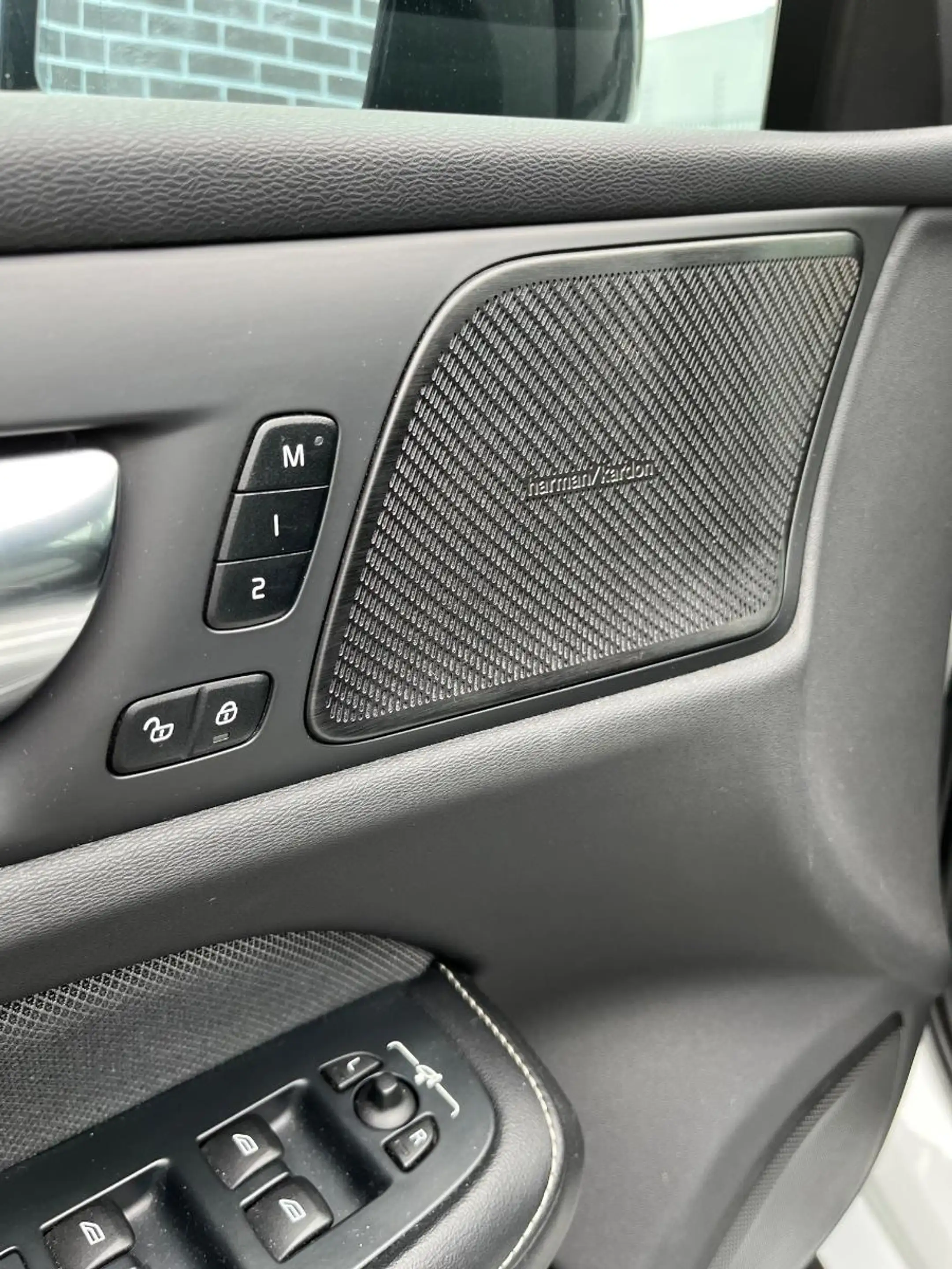 Volvo S60 2.0 B5 R-Design | Panoramadak | Harman Kardon Audi — photo 9