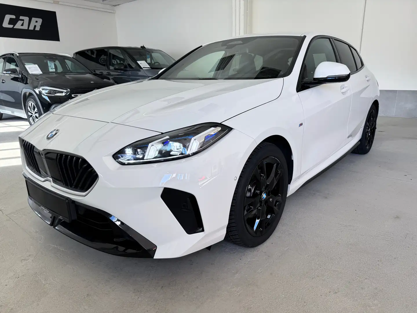 BMW 120 120d Aut .M Sport "HUD-HK-INNOVATIONSPAKET" Weiß - 1