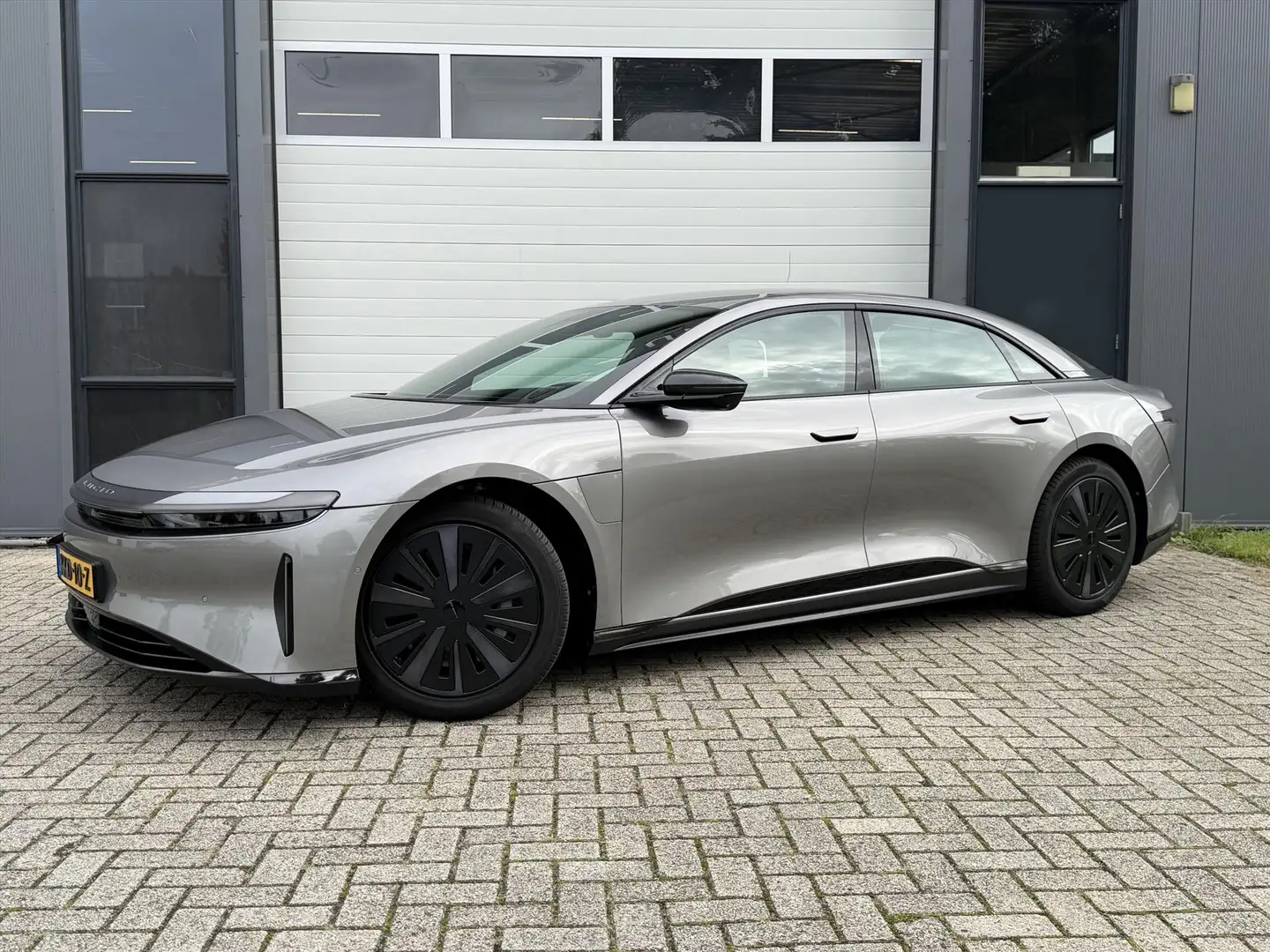 Lucid Air Touring 819pk AWD Aut 96kWh Grau - 1