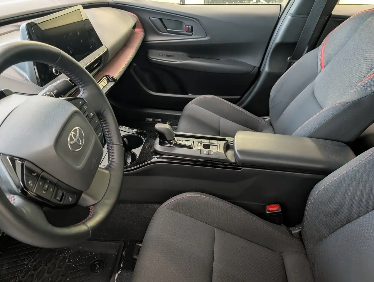 Toyota Prius Prime снимка Toyota Prius Prime