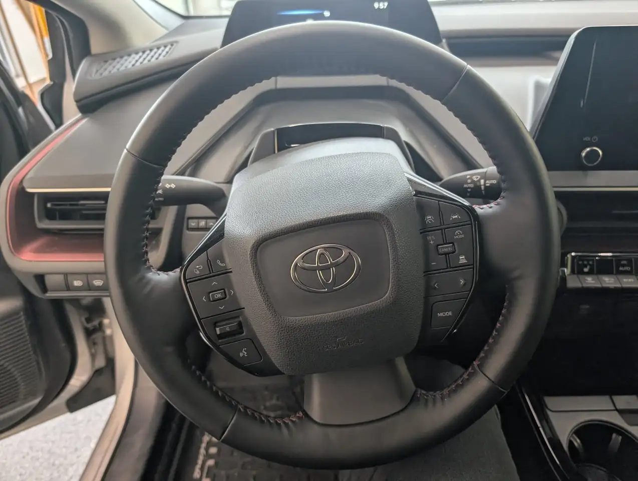 Toyota Prius Prime снимка Toyota Prius Prime
