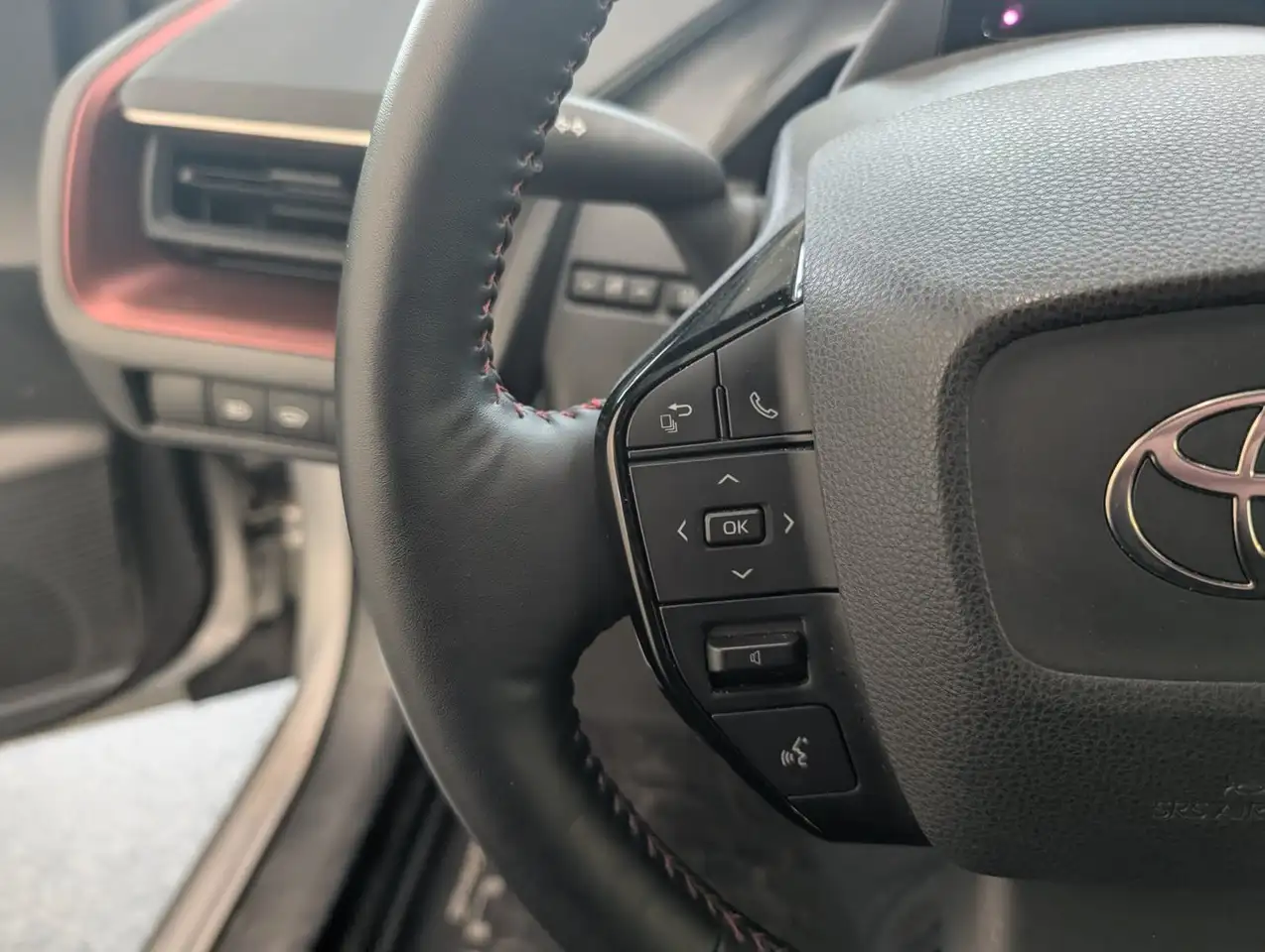 Toyota Prius Prime снимка Toyota Prius Prime