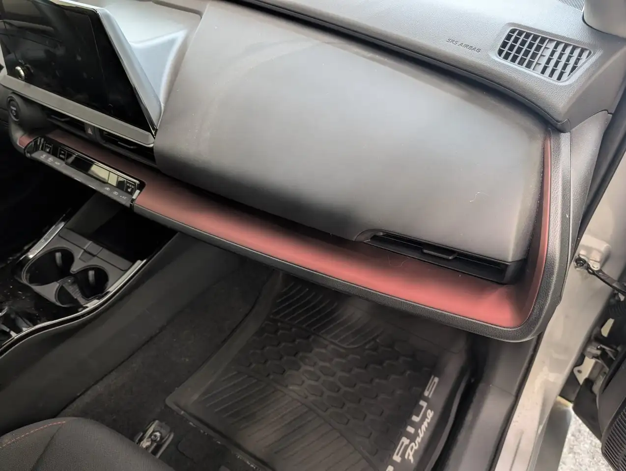 Toyota Prius Prime снимка Toyota Prius Prime