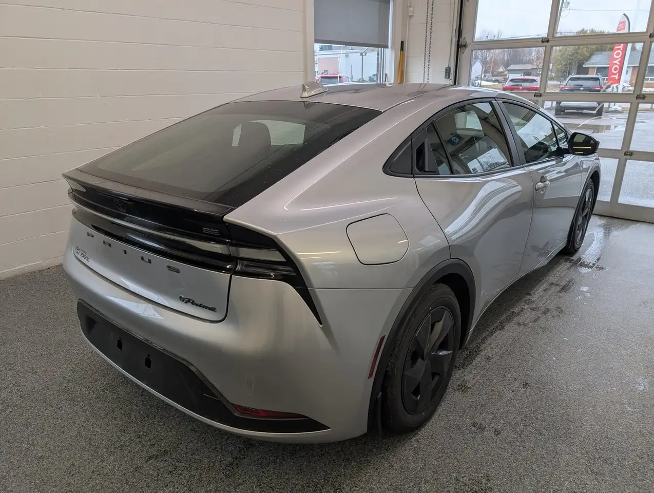 Toyota Prius Prime снимка Toyota Prius Prime