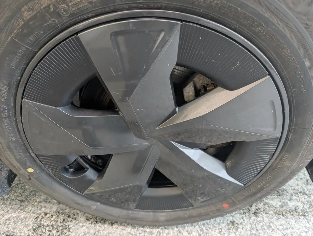 Toyota Prius Prime снимка Toyota Prius Prime