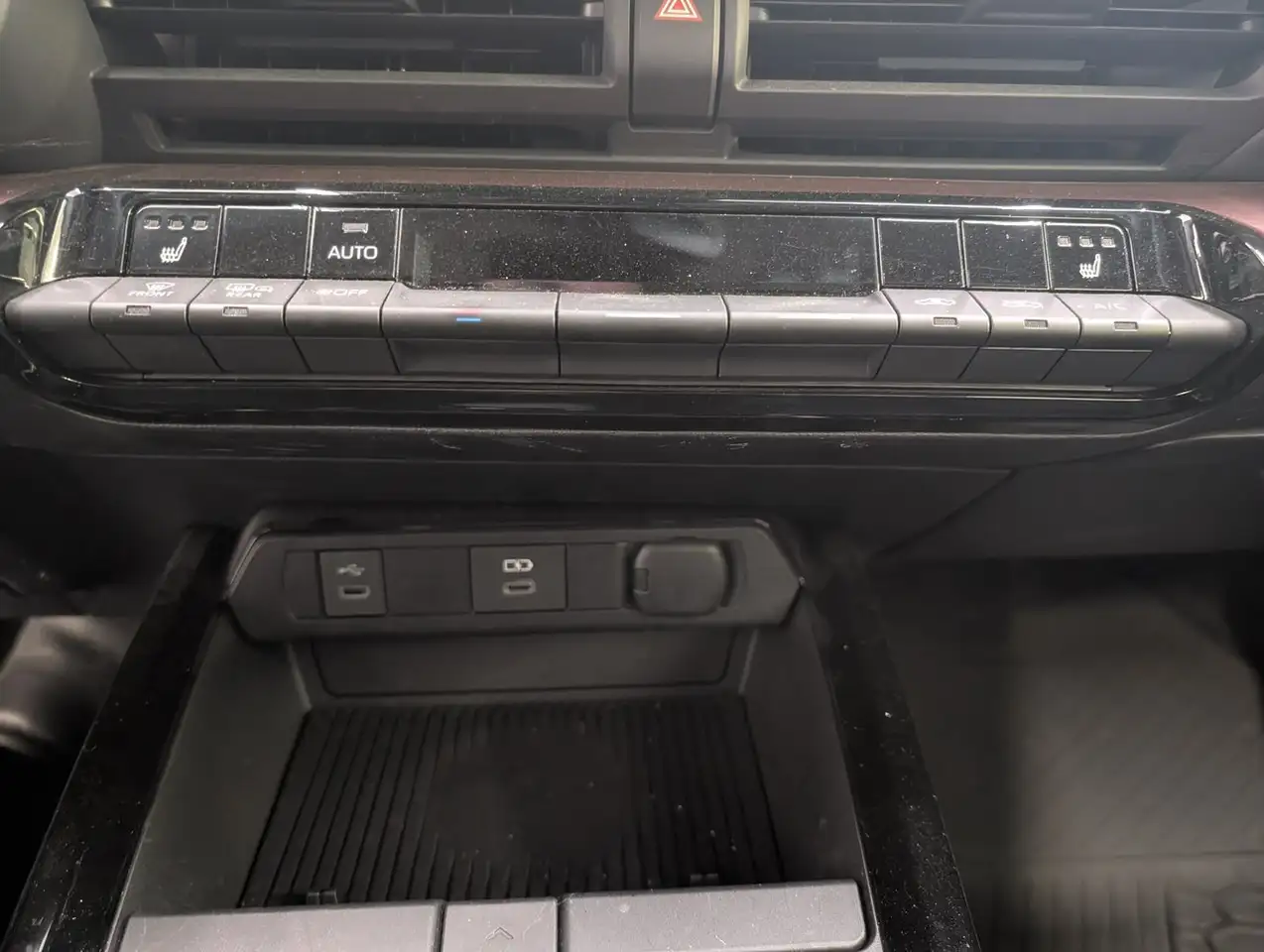Toyota Prius Prime снимка Toyota Prius Prime