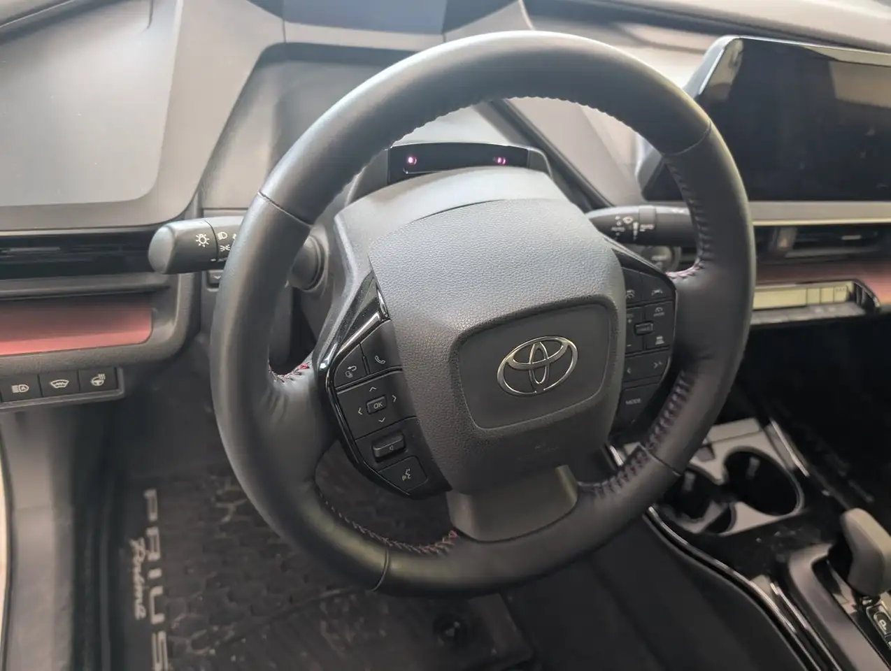 Toyota Prius Prime снимка Toyota Prius Prime