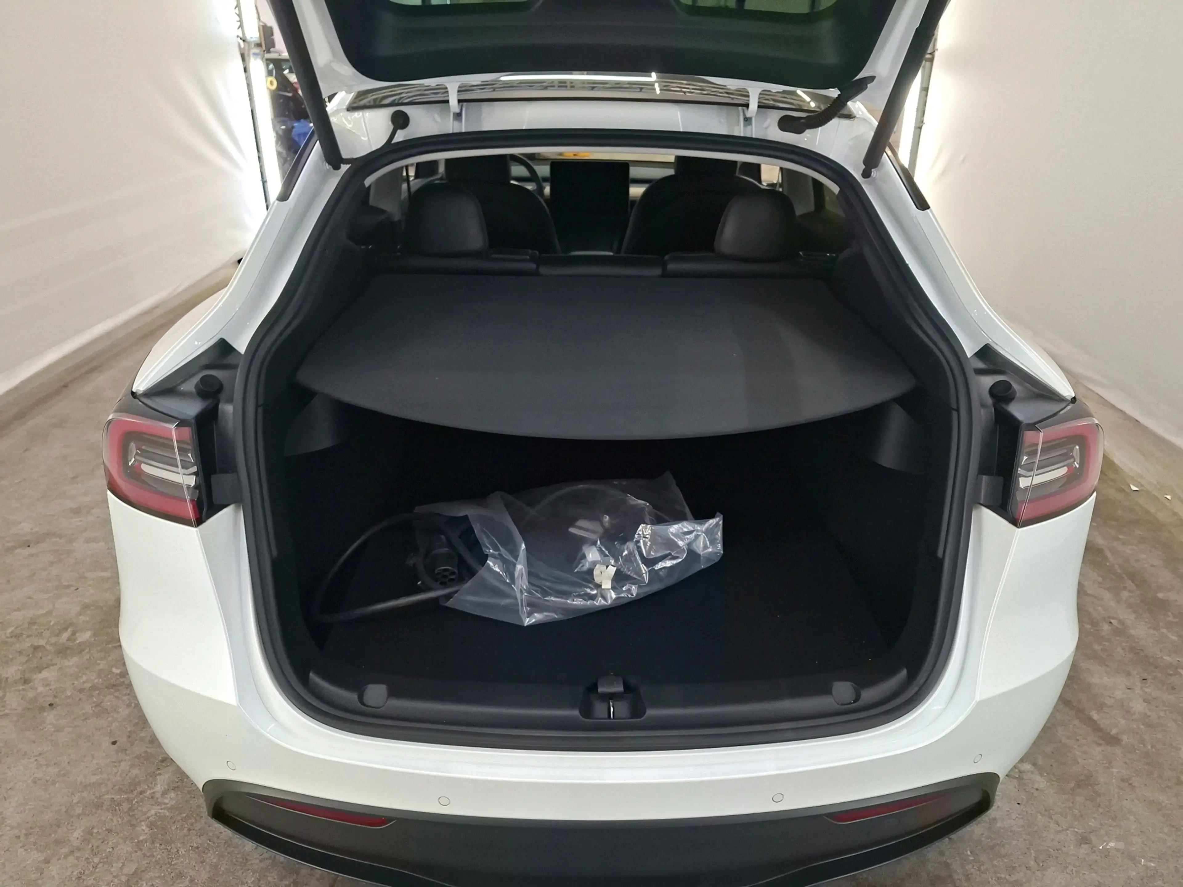 Tesla Model Y 75 kWh 351pk Long Range AWD | SOH 90% | Incl. 24 M — photo 16
