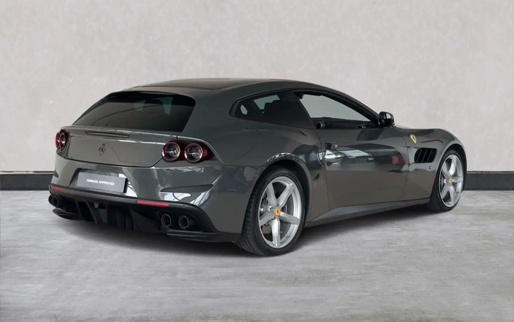 Ferrari GTC4 Lusso - 2