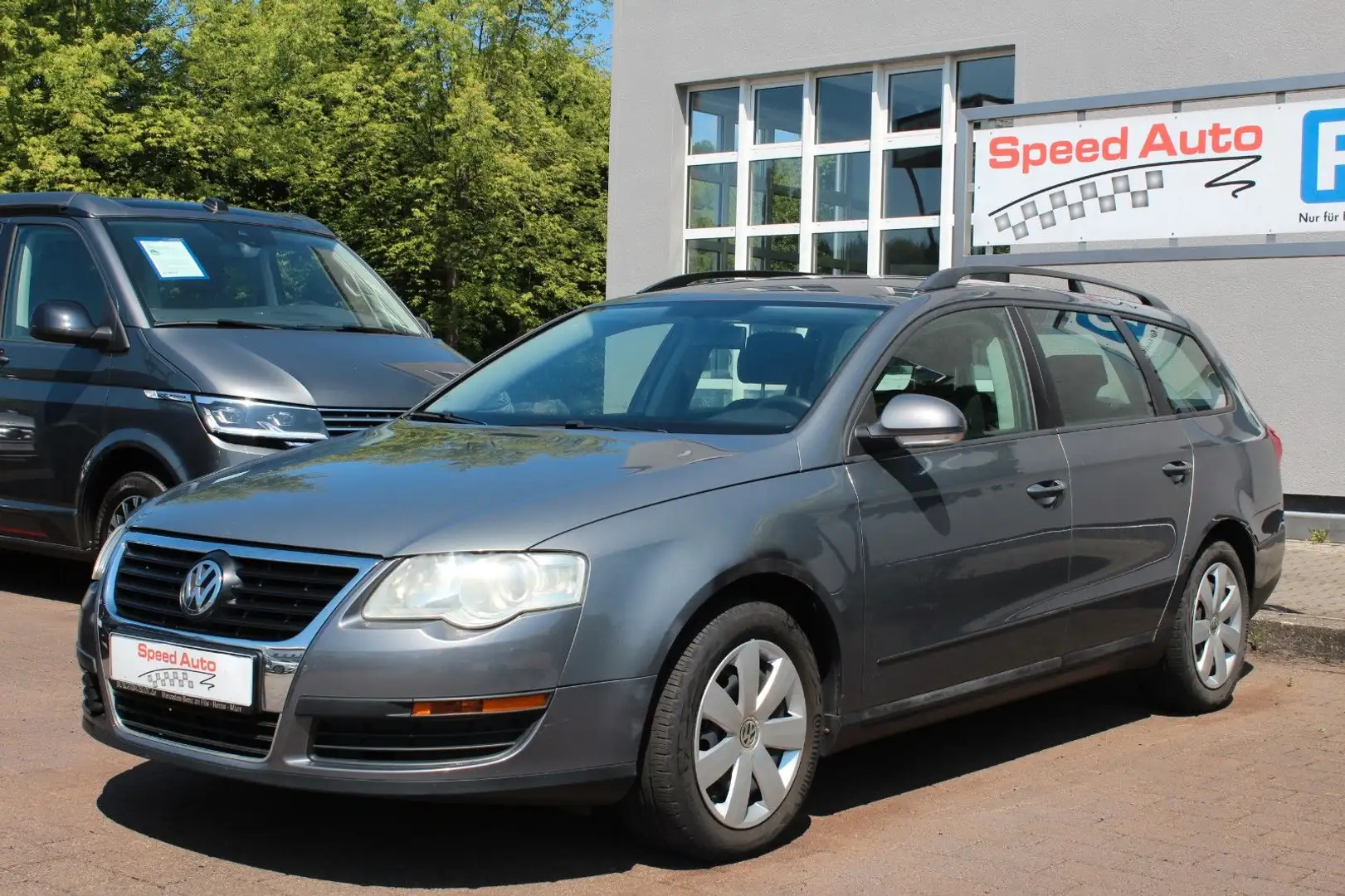 Volkswagen Passat Variant 1.6 Trendline/AHK/SH./FAHRBEREIT Gris - 1