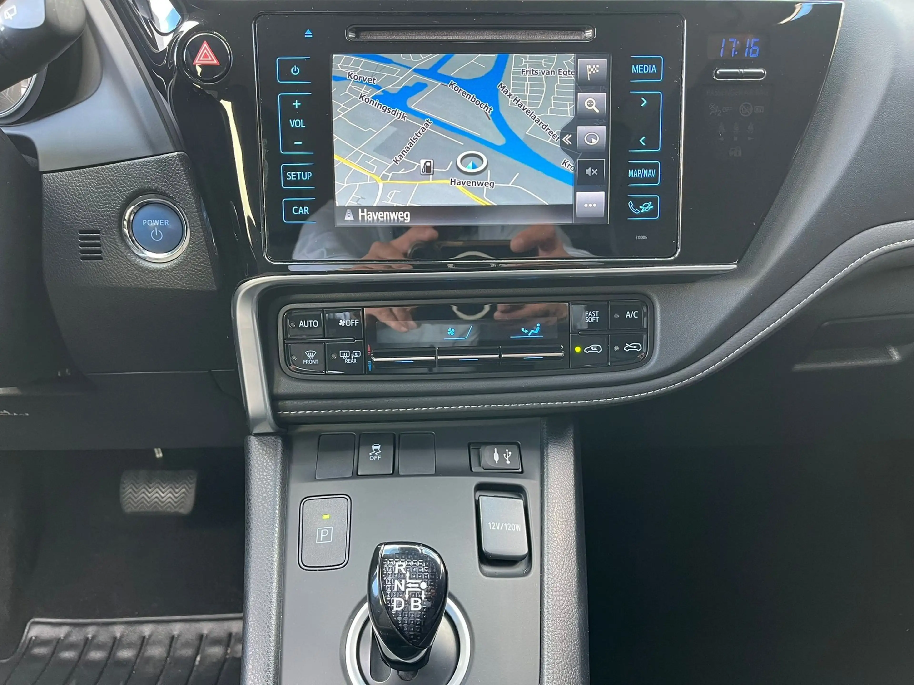 Toyota Auris 1.8 Hybrid Black Edition Clima - trekhaak - full m — photo 9