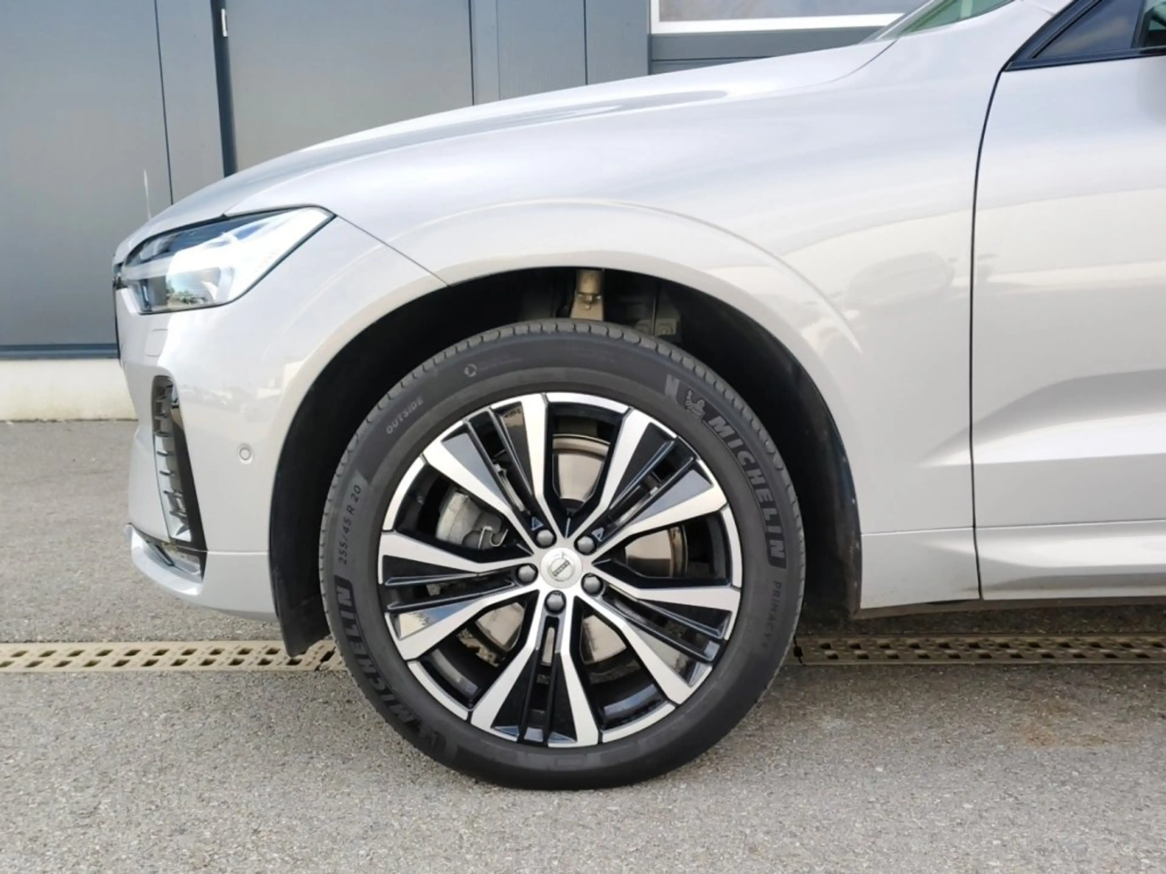 Volvo XC60 Ultimate, B4 AWD Mild Hybrid, Diesel, Dark — photo 15