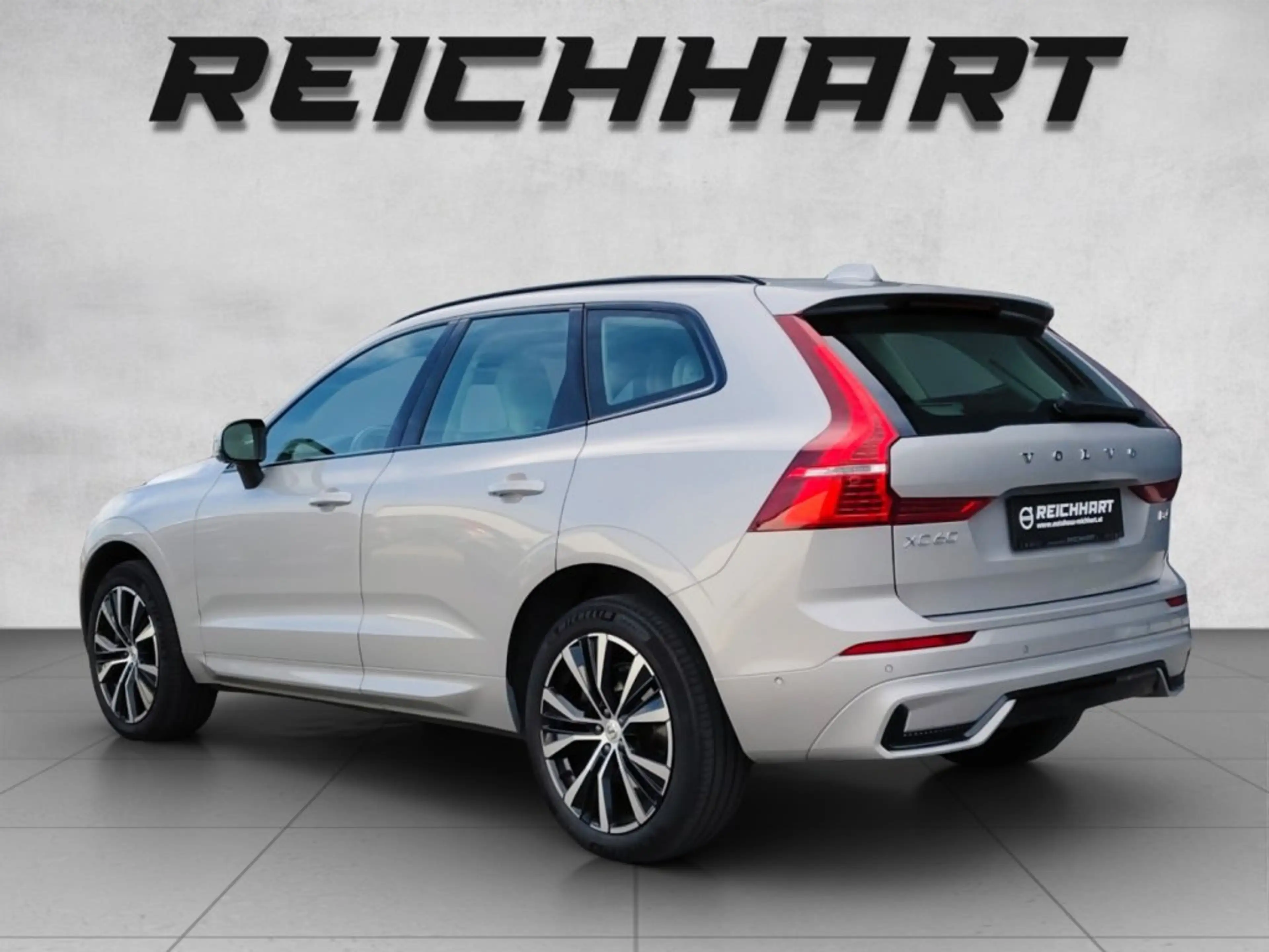 Volvo XC60 Ultimate, B4 AWD Mild Hybrid, Diesel, Dark — photo 3
