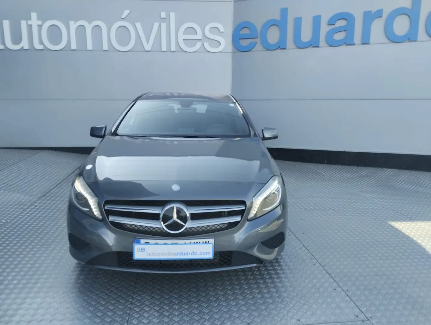 Mercedes-Benz A 200 CDI BlueEFFICIENCY Urban Grau - 2
