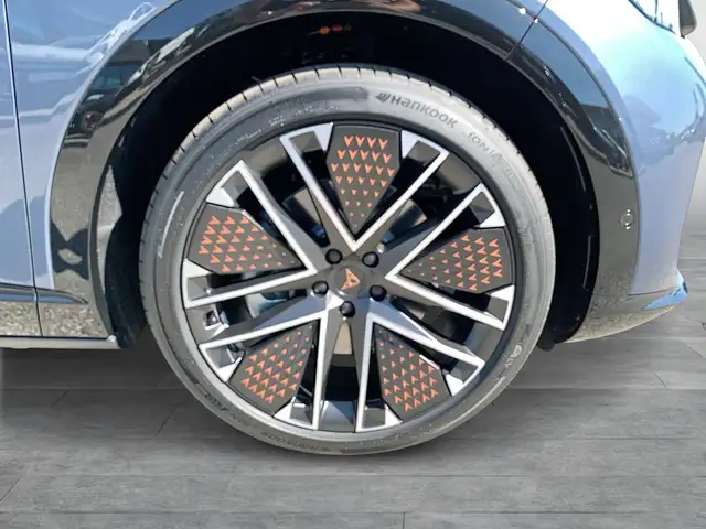 Cupra Tavascan view 7