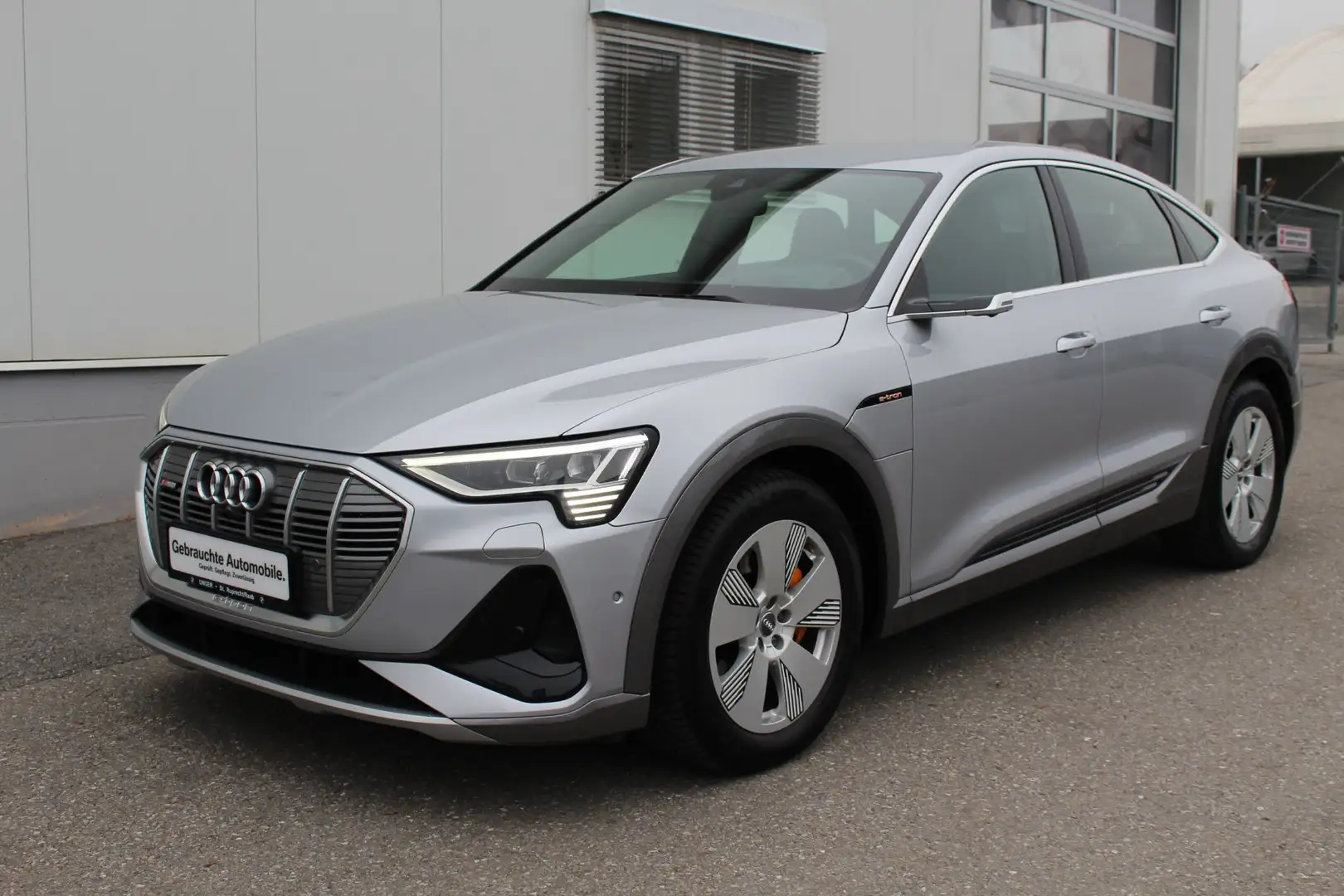 Audi e-tron Sportback 55 2 x S-Line Silber - 1