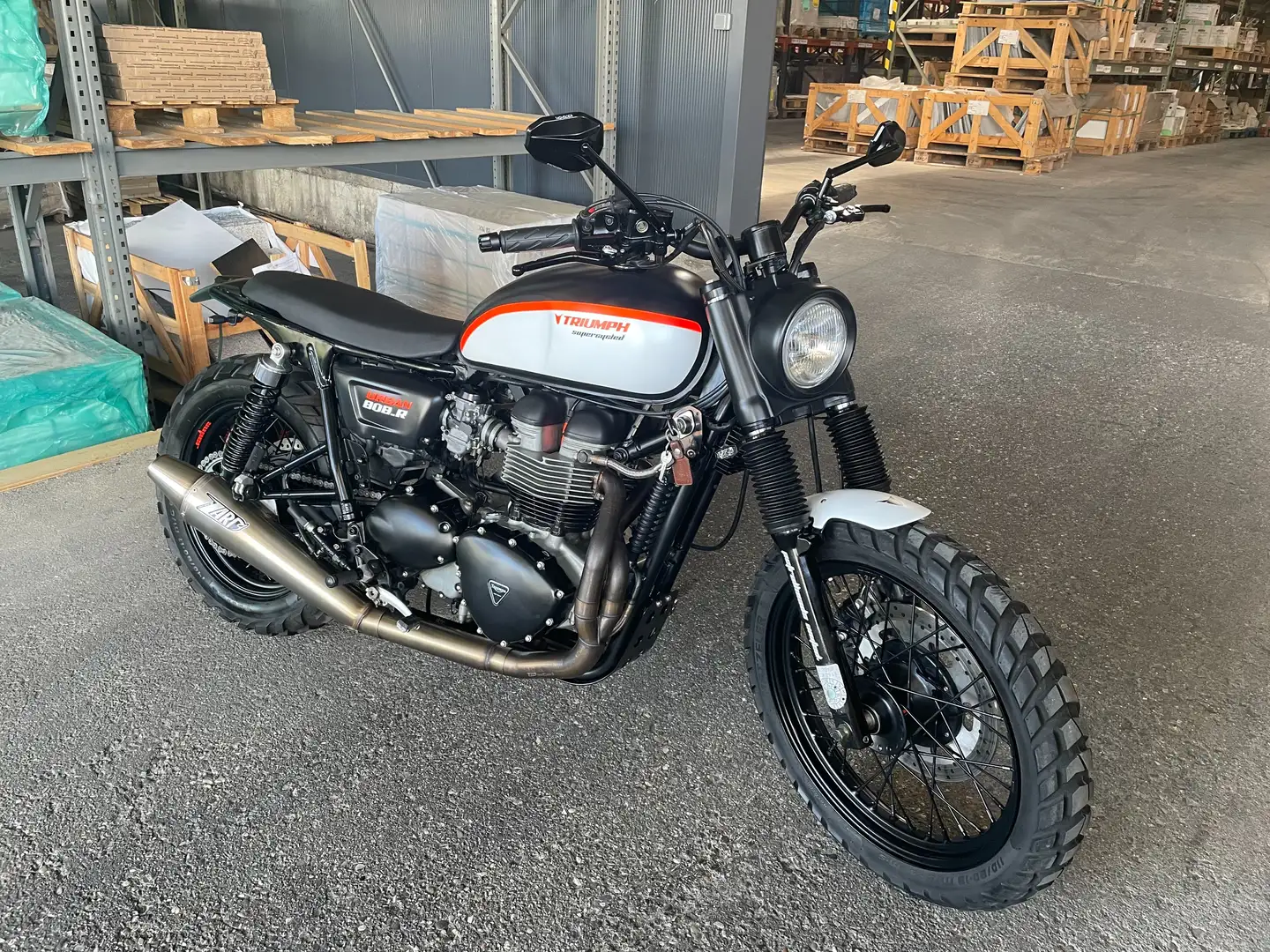 Triumph Bonneville T100 Scrambler, Custom Cafe Racer Black - 1