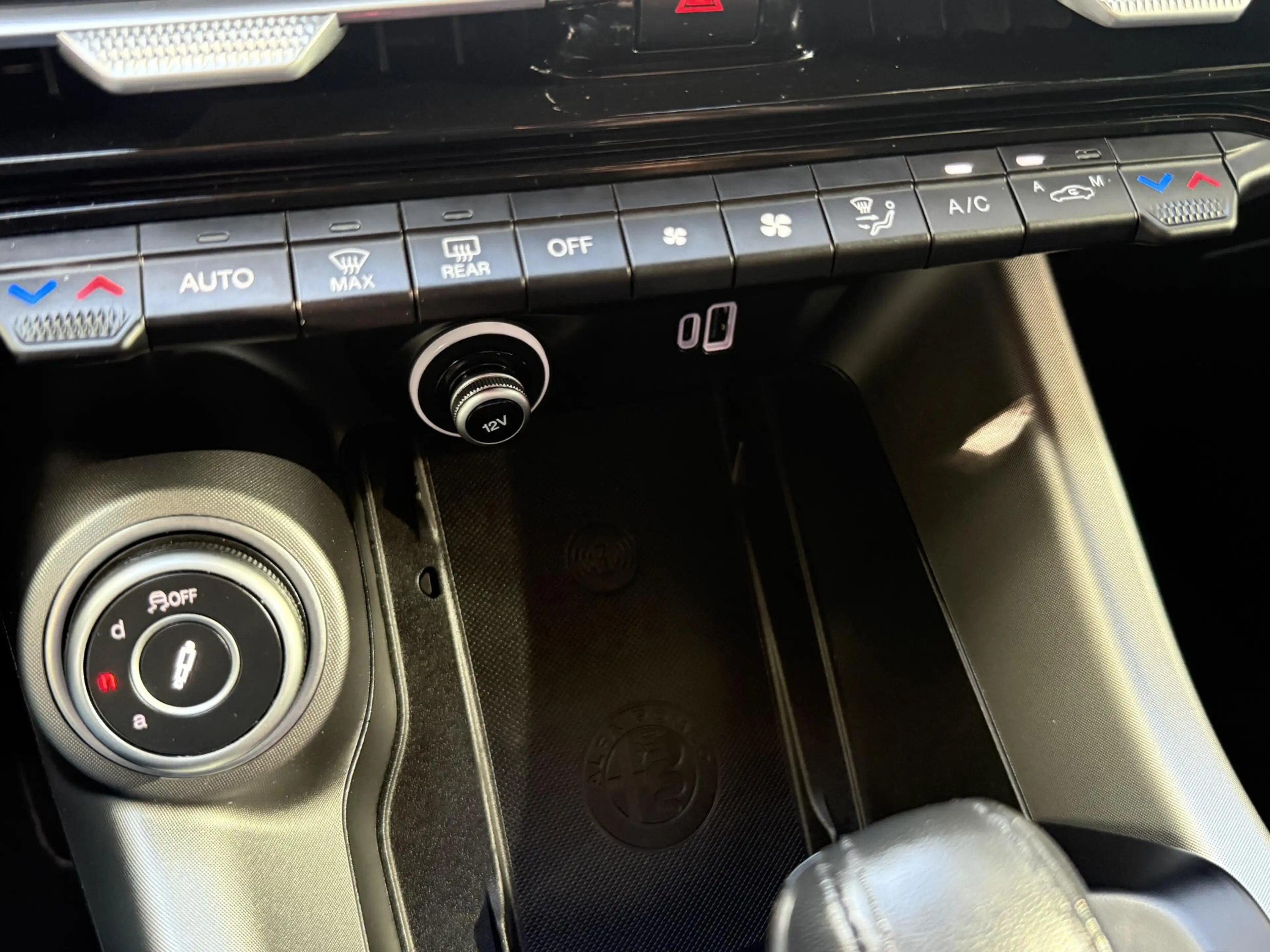 Alfa Romeo Tonale 1.3 Ibrida Plug-In Q4 Veloce | SOH 97,25% | Leer | — photo 34