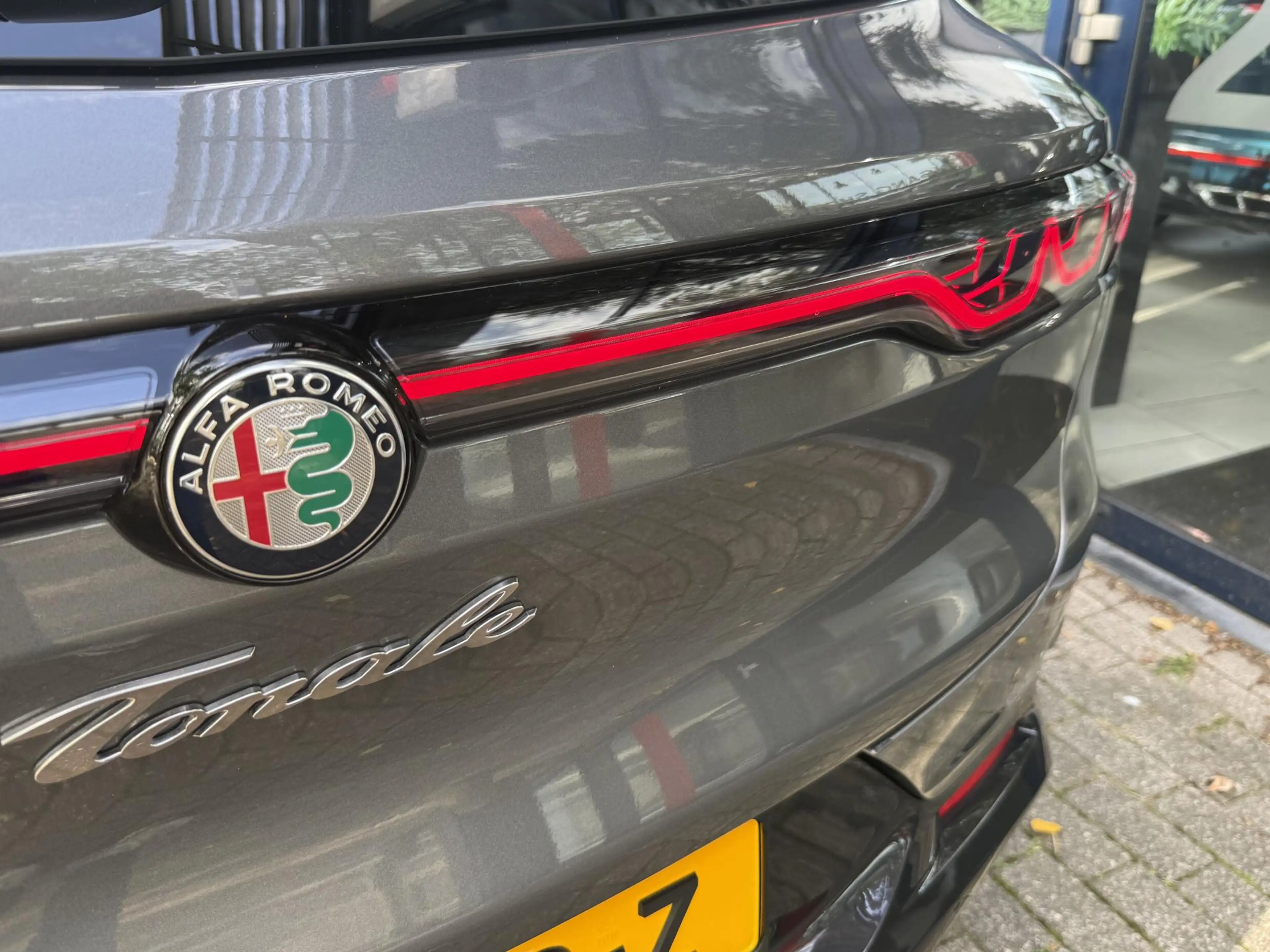 Alfa Romeo Tonale 1.3 Ibrida Plug-In Q4 Veloce | SOH 97,25% | Leer | — photo 8