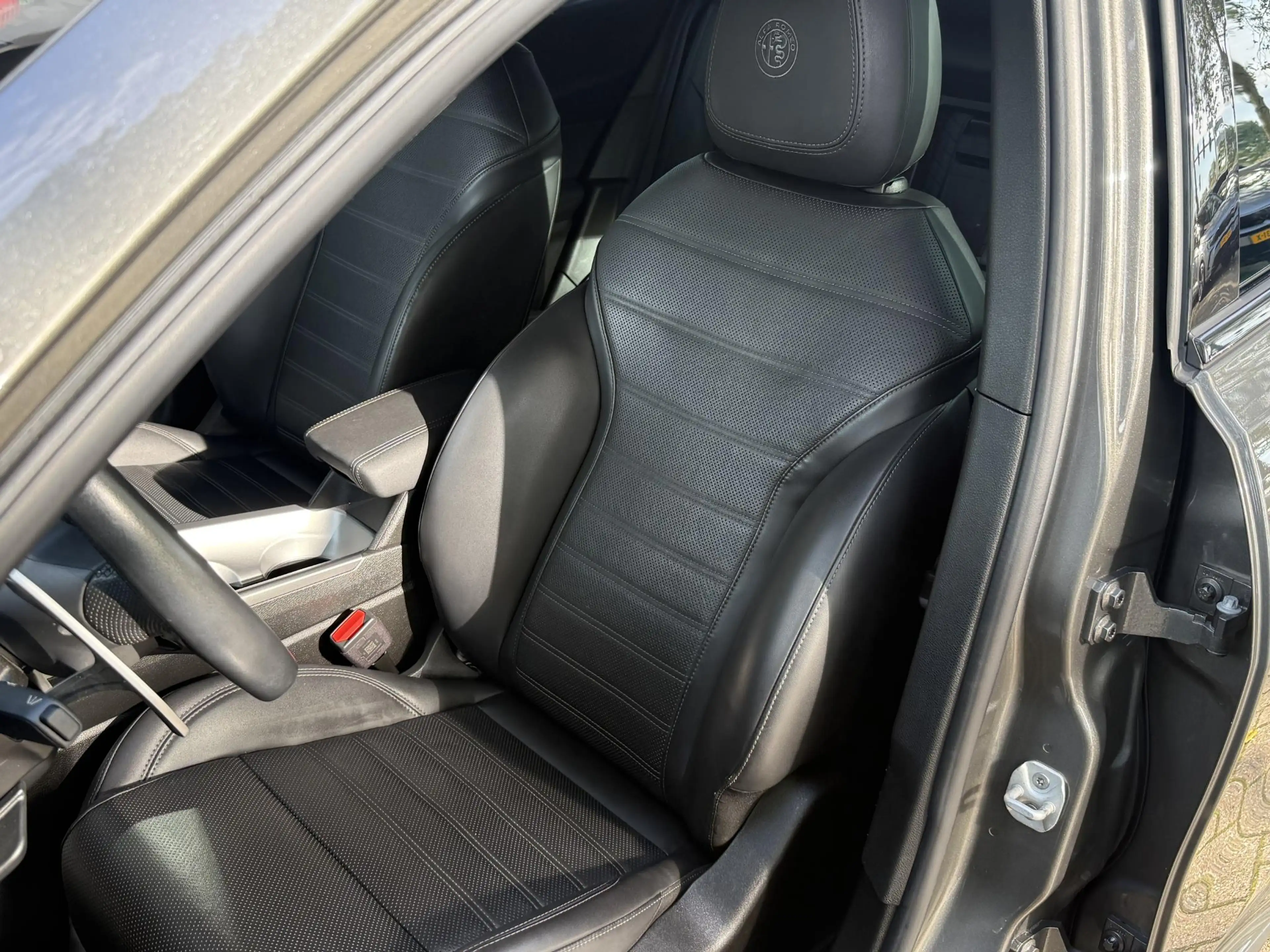 Alfa Romeo Tonale 1.3 Ibrida Plug-In Q4 Veloce | SOH 97,25% | Leer | — photo 19