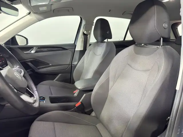 Volkswagen Tiguan view 13