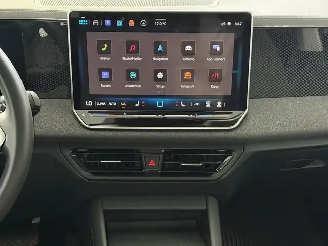 Volkswagen Tiguan view 11