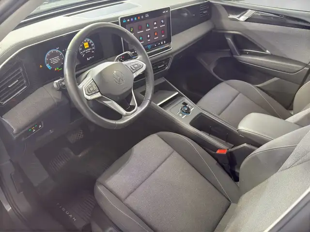 Volkswagen Tiguan view 6