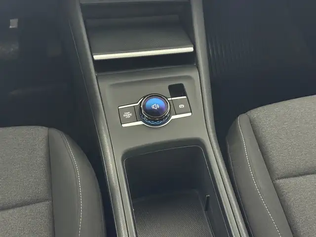 Volkswagen Tiguan view 12