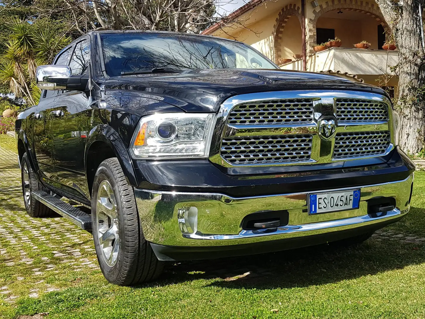 Dodge RAM Ramcharger 5.2 V8 Royal SE auto Nero - 1