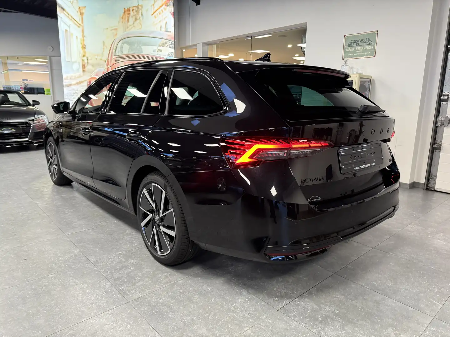 Skoda Octavia Octavia Combi 1.5 TSI mHEV DSG Sportline NIEUW ! Schwarz - 2