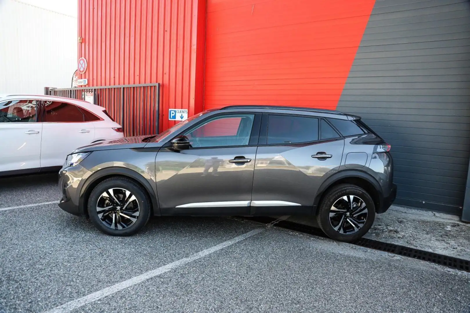 Peugeot 2008 1.5 BlueHDi 130 EAT8 ALLURE PACK CAMERA GPS VIRTUAL NOUVELLE BOITE Gris - 2