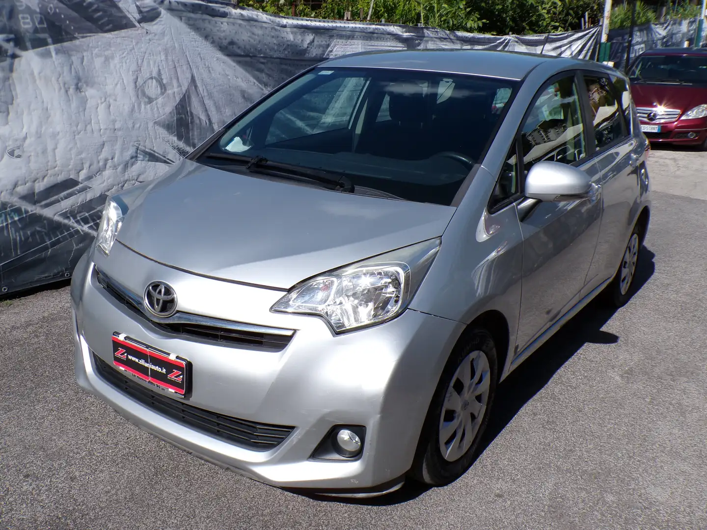 Toyota Verso-S 1.4d Active BLUETOOTH..RETROC..OK NEOPATENTATI Gri - 2